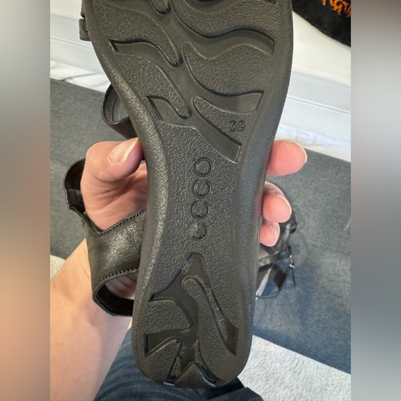 Black Womens Ecco Shoes Size 38 EU Sandals Open Toe Strap - Picture 2 of 5